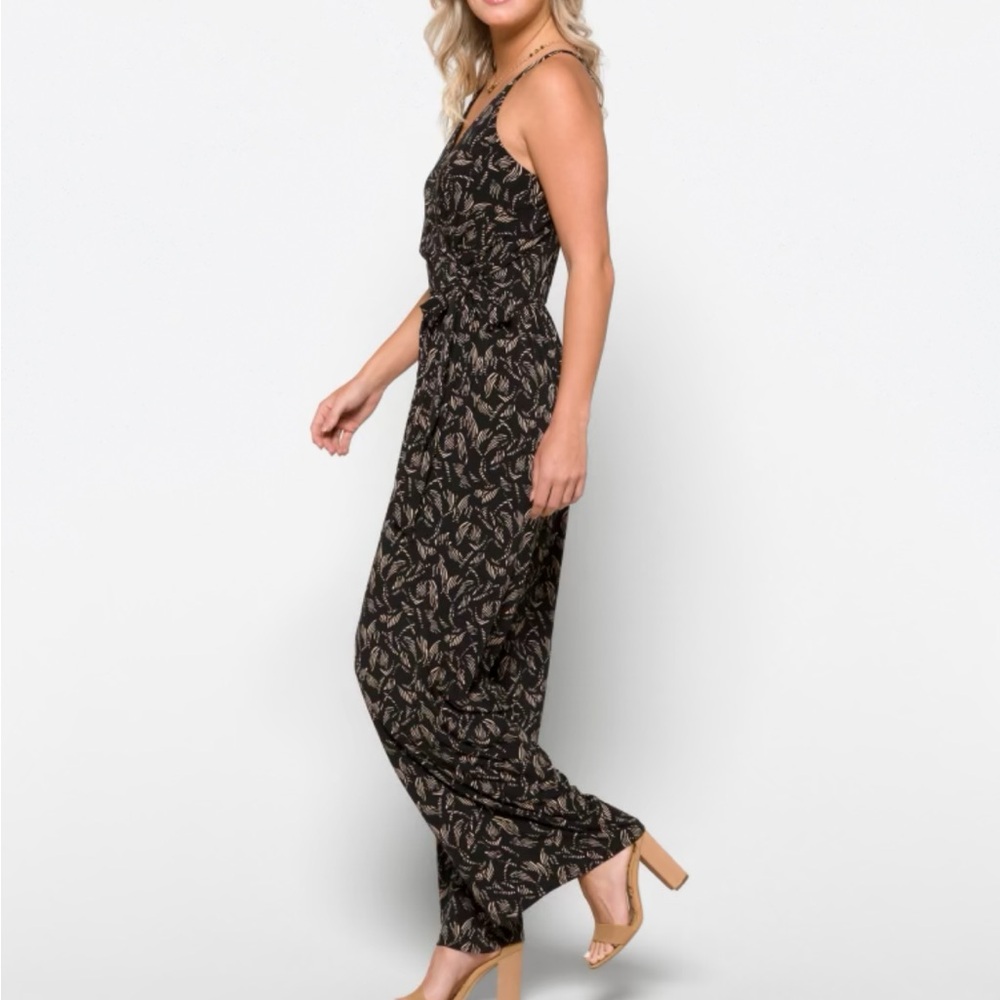 NWT KAILEIGH Rochelle Knit Jumpsuit - Picture 3 of 4
